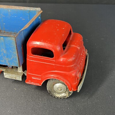 Vintage Structo Toyland Construction Company Lift Dump Truck