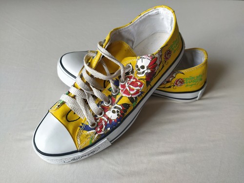 skull canvas shoes
