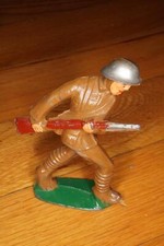 Manoil Dimestore Soldier M62 36 Soldier with Bayonet Charging Rare