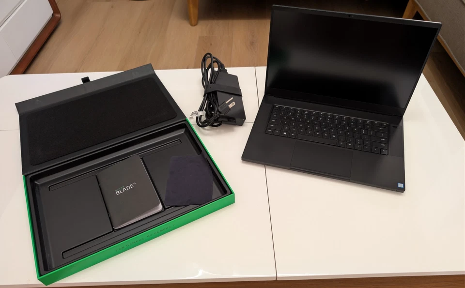 Portátil ultradelgado para juegos Razer Blade 15 RTX 2080 Max-Q 144Hz i7 16GB 512GB SSD Foto 2 de 4