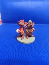 Disney Cinderella's loyal mice Jaq & Gus collecting pearls