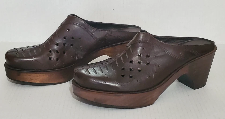 The Wild Pair Vintage Perforated Leather & Wooden Platform Clogs Brown 8M - Image 2 of 4
