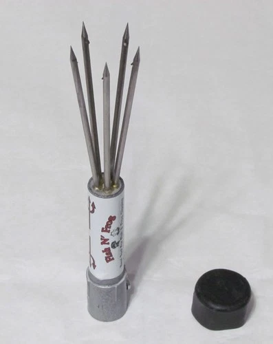 6" Spearfishing Tip  ( No pole included )  Screws on to any standard pole.   d