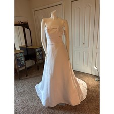 David's Bridal Strapless Satin A‑Line Wedding Gown – White – Size 4 T8978