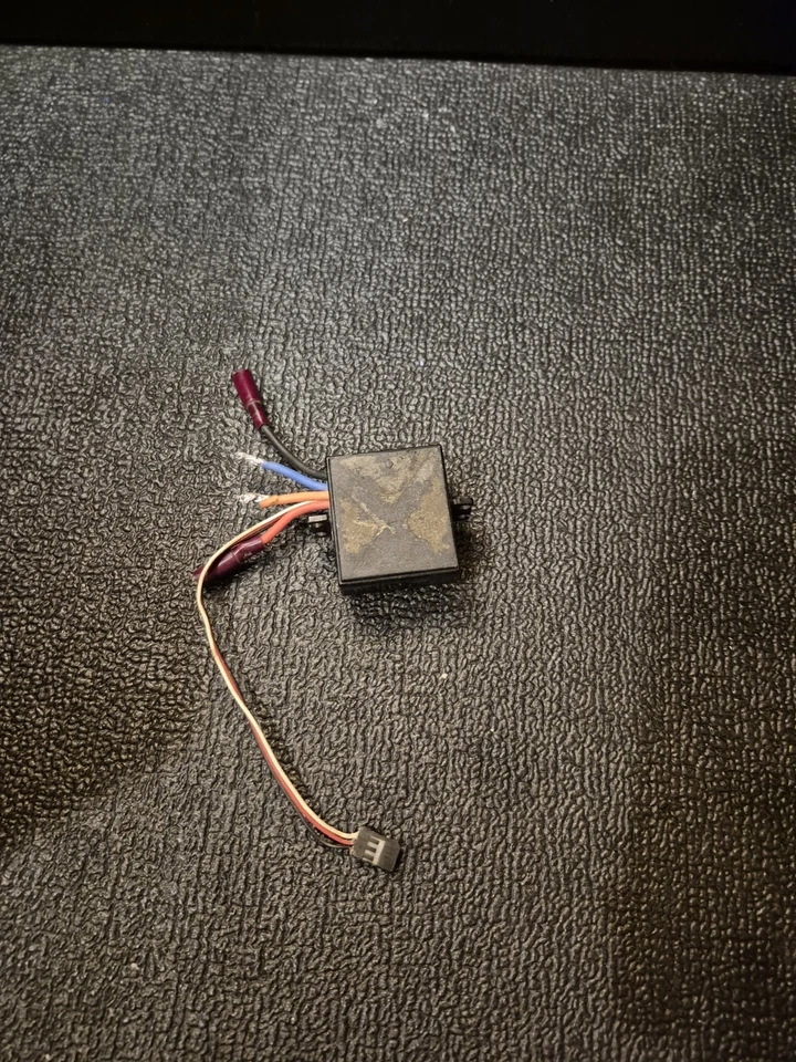 FUTABA MC 112B VINTAGE ESC ELECTRONIC SPEED CONTROLLER WITH REVERSE - Image 2 of 2