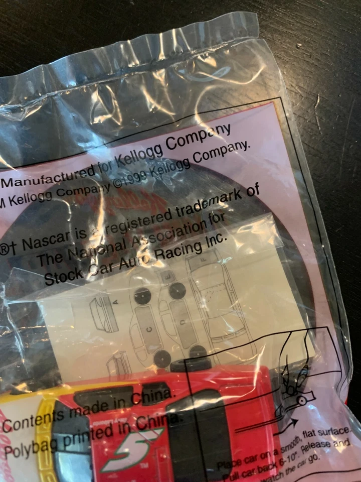 Kellogg Nascar 1/64 1999 Terry Labonte Kellogg’s PULL 'N GO #5 New Mint In Bag - Imagem 3 de 3