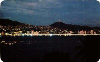 CPM AK ACAPULCO La iluminada bahia al descender de la noche MEXICO (648322)