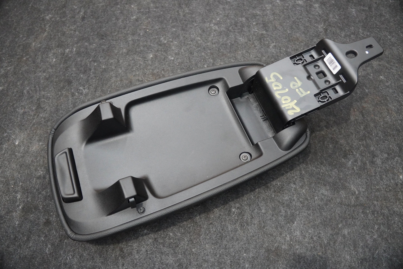Center Console Armrest Pad Cover Black Nero Leather OEM Maserati Grecale 2023