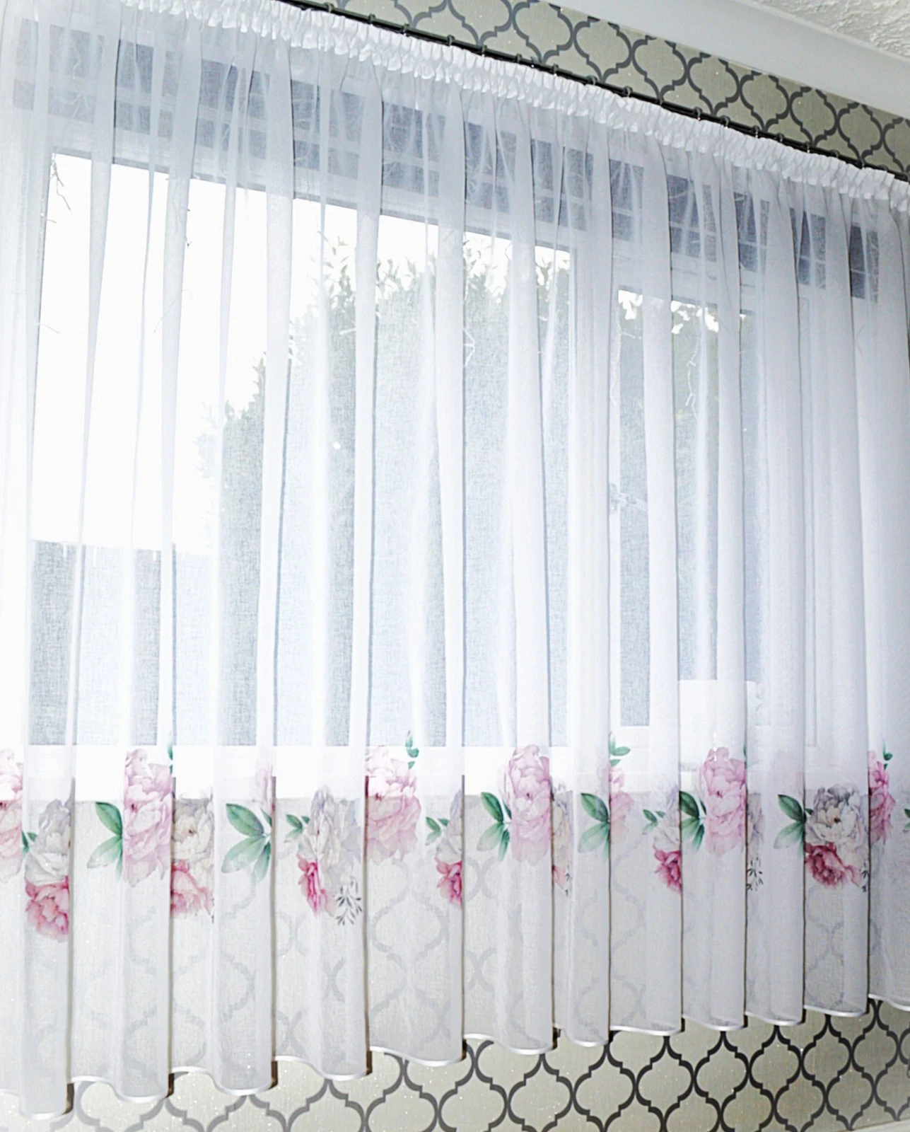 Ready-made Peony curtain etamine fabric with a colorfull motif flowers