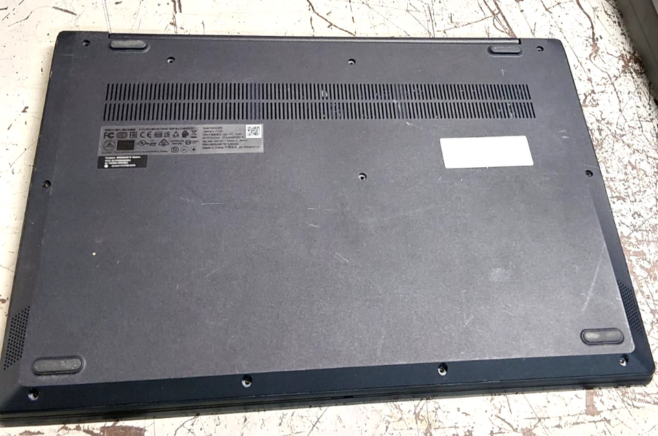 Lenovo IdeaPad 3 17IML05 Core i5-10210U 1,60 GHz SIN RAM - Sin disco duro - Sin sistema operativo #501 Foto 3 de 4