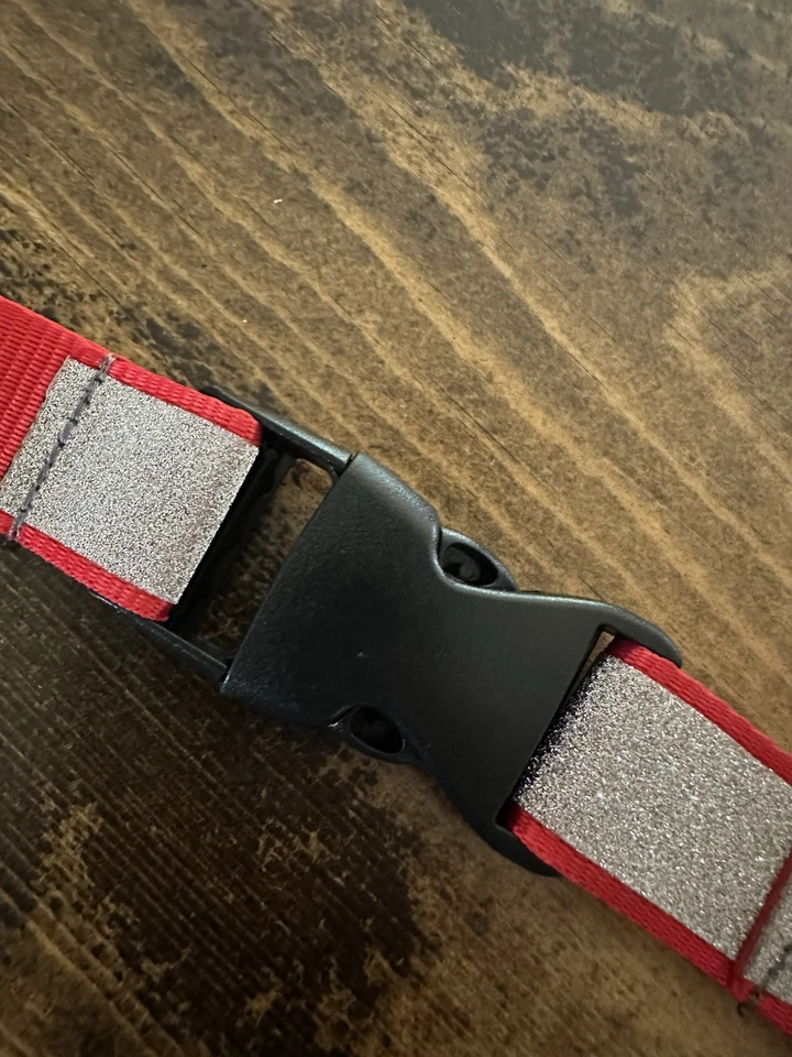 NWT St. Louis Cardinals Sparkly Lanyard/Keychain Holder MLB Licensed - Image 3 of 4