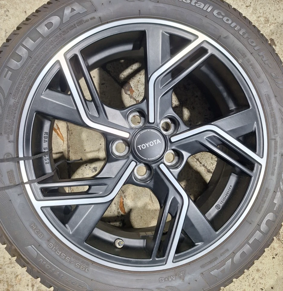 Toyota Yaris 195 55 R16 87H Winterradsatz 6x16 ET 50 LK 5x100 ML 54,1 Alu - Bild 2 von 4