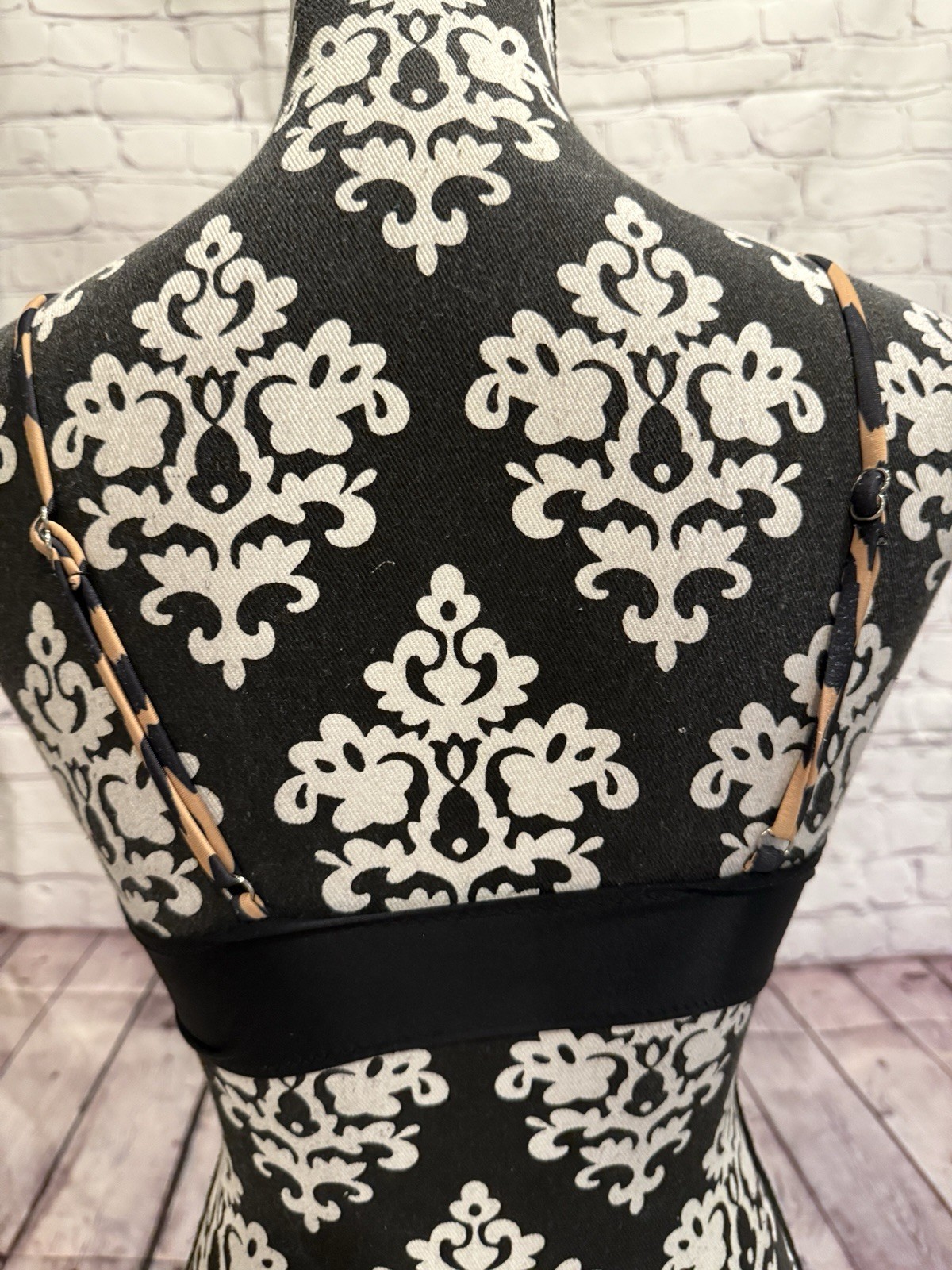 Women’s Solid Black Lightly Padded Leopard Print … - image 6