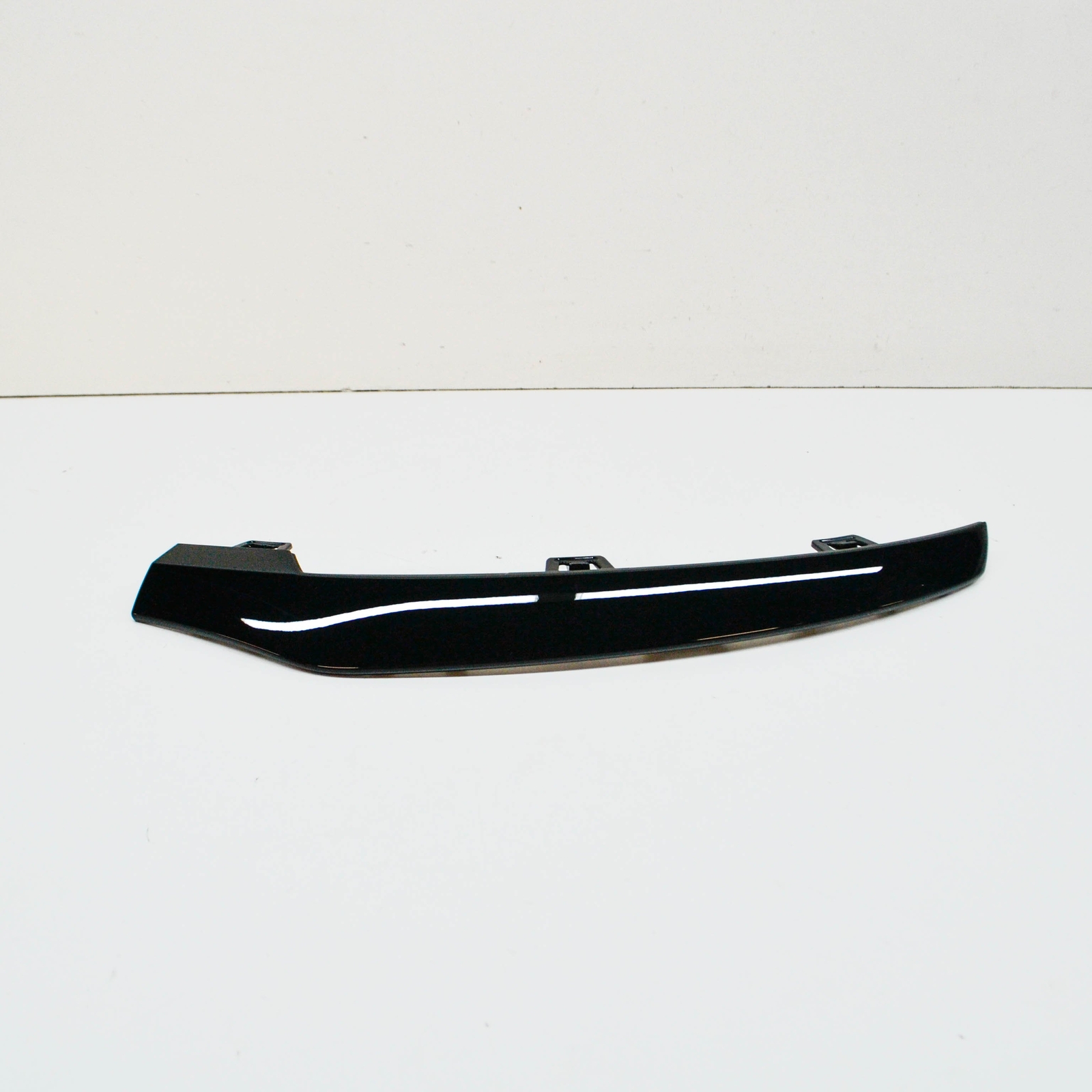 Mercedes-Benz GLC C253 Front Left Bumper Moulding A2538855300  