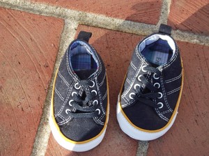 infant sneakers size 2
