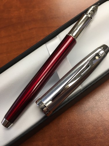 Pluma estilográfica ""F"" Sheaffer 100 cromada/roja - Imagen 2 de 6