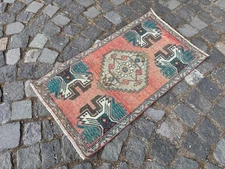 Small Vintage Turkish Rug, Handknotted Wool Bohemian Mat 1,6 X 2,8 Ft