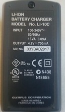 Used Olympus Li-Ion LI-10C Battery Charger 4.2 Volts 700 mA No battery included