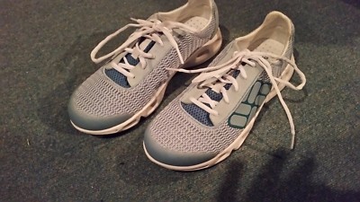 Columbia Omni Grip Tecklite hiking trail sneakers BL3673-410 Woman size 9.5