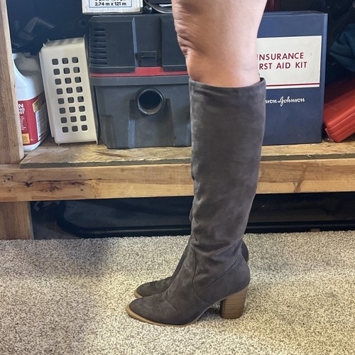 Dolce Vita grau hoch Wildlederimitat klobiger Absatz Stiefel Größe 8,5