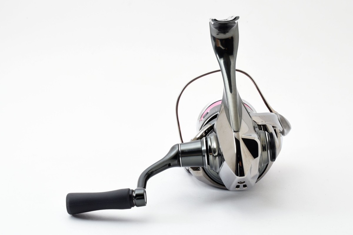 Shimano 22 STELLA C2000S Spinning Reel Mint From Japan #2135