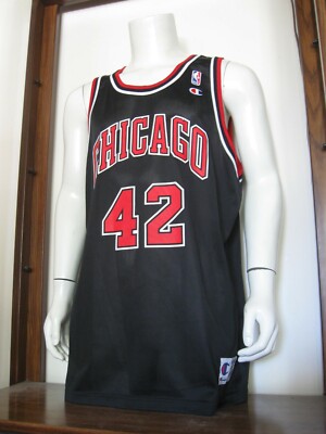 48 2000-01 Fleer Legacy Champion Elton Brand Chicago Bulls Jersey
