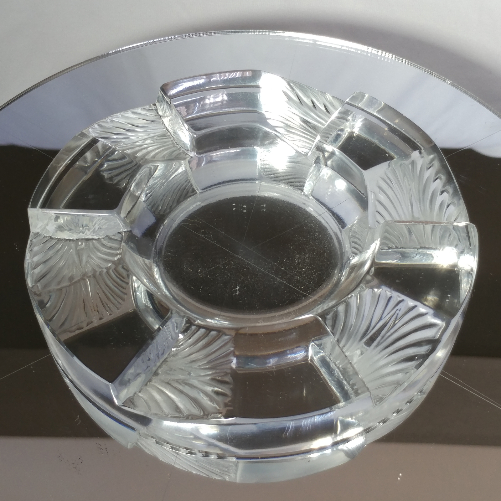  LALIQUE CRYSTAL ASHTRAY