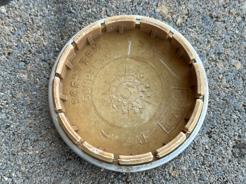 JEEP GRAND CHEROKEE WRANGLER OEM WHEEL CENTER CAP 5CF97TRM 1993-1998 BLACK LETTE - Image 2 of 2