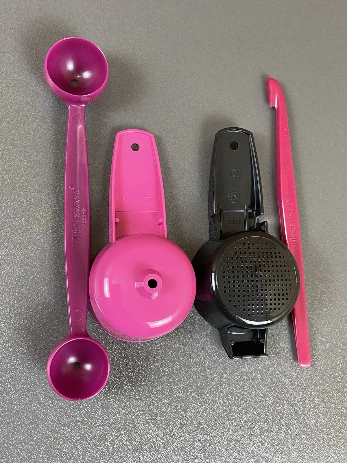 New Tupperware MIXED Lot Gadgets Tea Strainer/Scooper/Citrus Peeler/Egg Sep