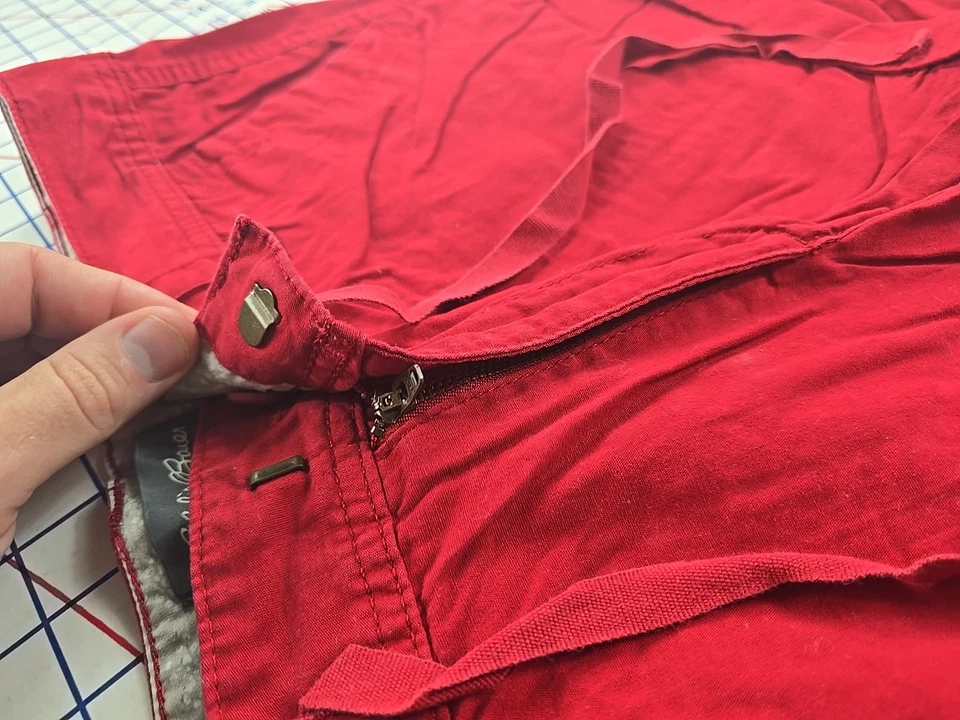 Pantalones cortos Eddie Bauer rojos con puños, talla 12 Foto 4 de 4