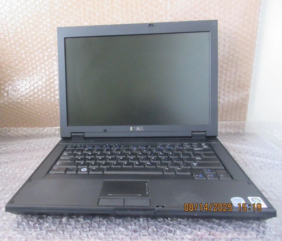 Dell Latitude E5400 Intel Core 2 Duo P8400 2,26 GHz 2 GB de RAM y cargador Foto 2 de 4