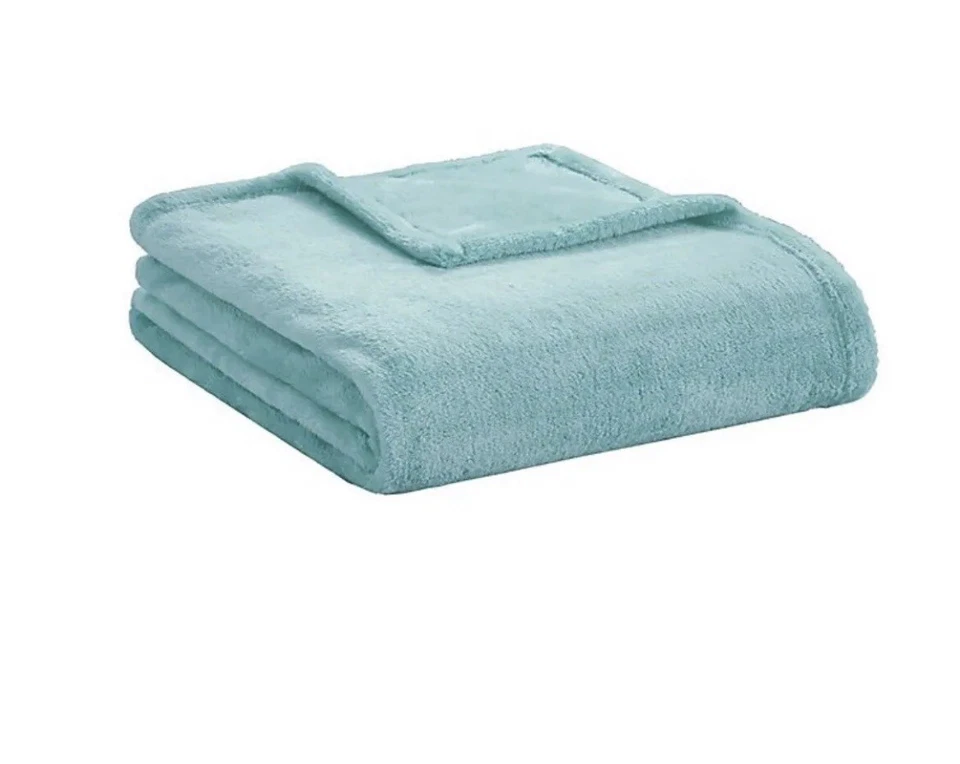 Intelligent Design Plush Throw In Teal Brand New In Original Packaging - Image 2 of 4