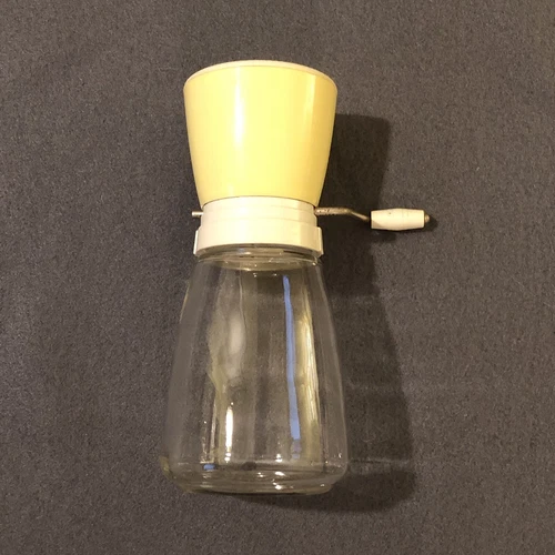 Nut Grinder Vintage Retro 50's Federal Housewares Nibot Corp Chicago Yellow