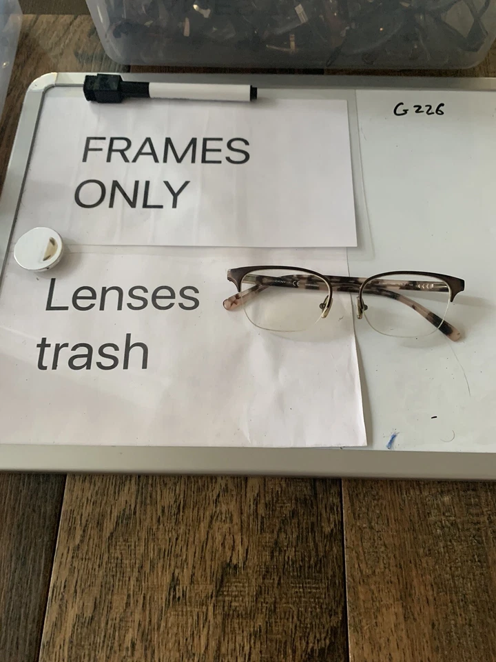 DKNY DY 5640 1086 51[]17 140 Anteojos/Gafas de sol G226 Foto 2 de 4