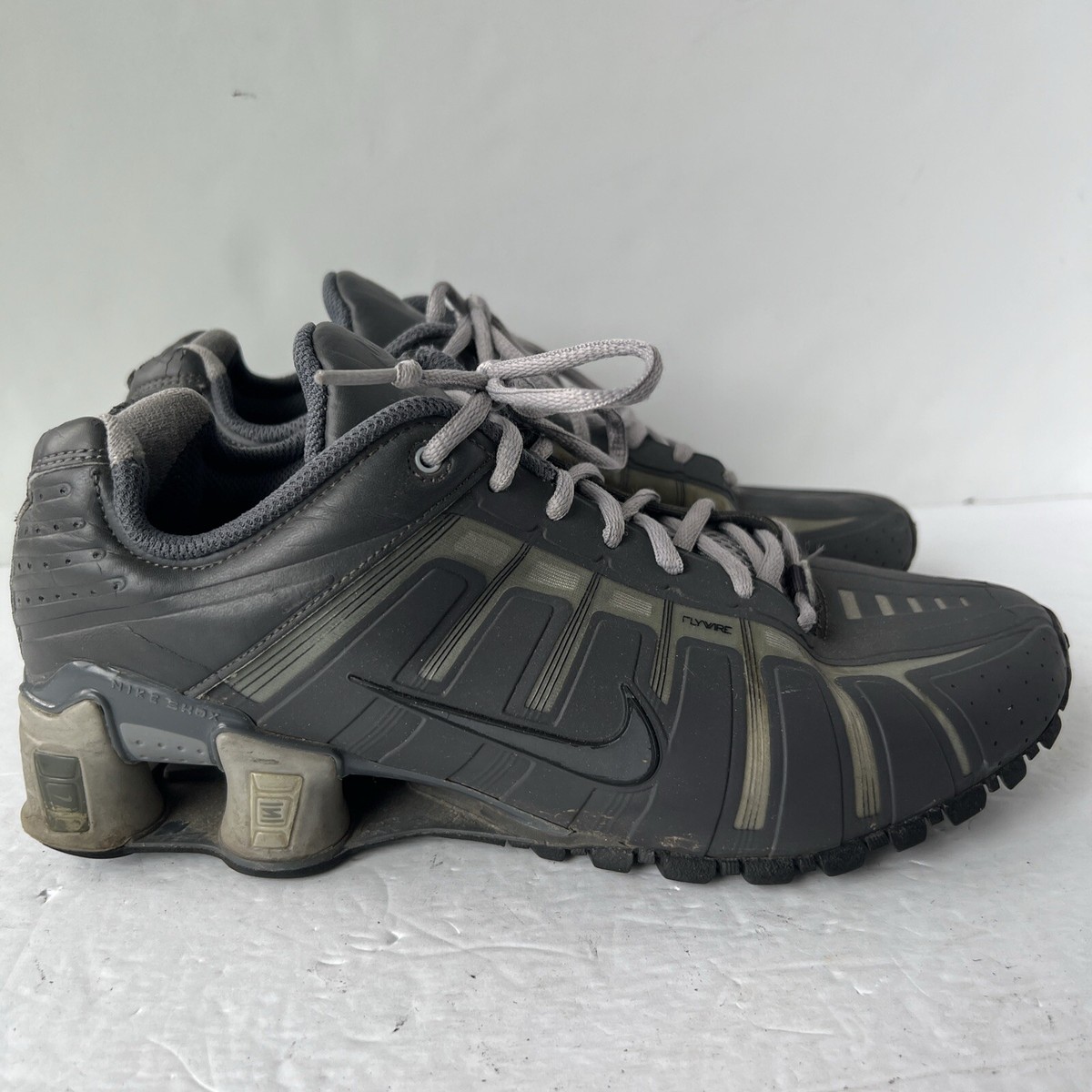 Nike Shox O'Leven Flywire Running Shoes Mens Size 8 Grey Nike Shox O'Leven Flywire Running Shoes Mens Size 8 Grey