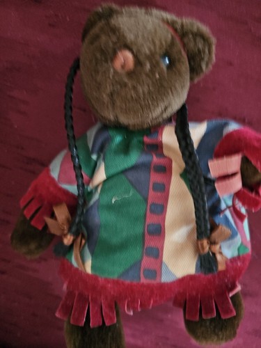 Túnica nativa americana bien vestida de oso Alexandra Co doncella india 7" - Imagen 6 de 7
