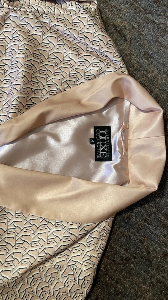 Bata Colectiva Australia Luxe, Satén, Poliéster, Nueva Con Caja, Talla M Foto 4 de 4