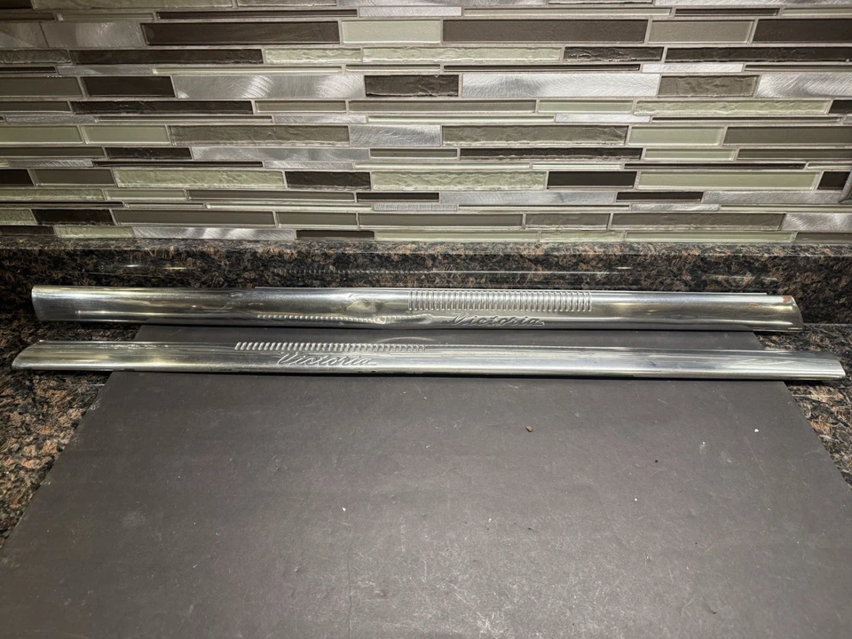 1952 1953 1954 Ford Victoria 2 portas acabamentos cromados (2) - Imagem 2 de 4