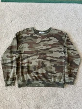 Sub_Urban Riot Sweatshirt Womens Small Camo Green Pullover Crewneck Heart Patch