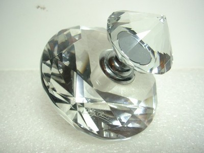Signierter diamantförmiger Klarglas-Parfümflakon. Oleg Cassini