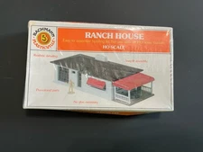 Bachmann Plasticville HO Scale Ranch House Train Trackside Building NEW 45154