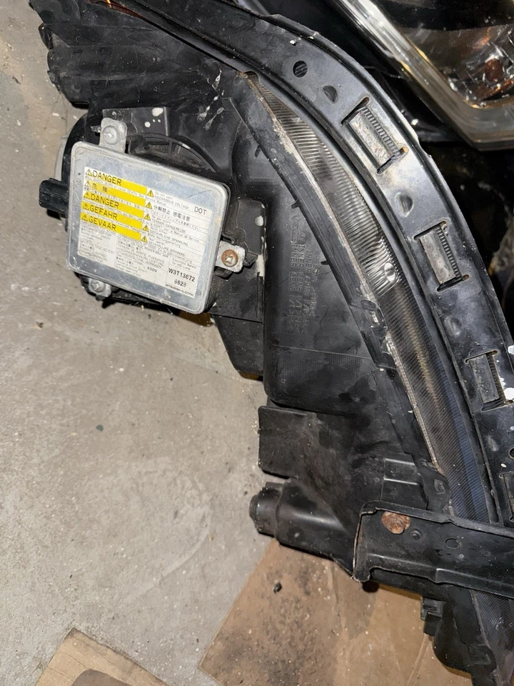 2004-2008 Acura TSX RH Right Passenger Side Xenon HID Headlight OEM - Image 2 of 2