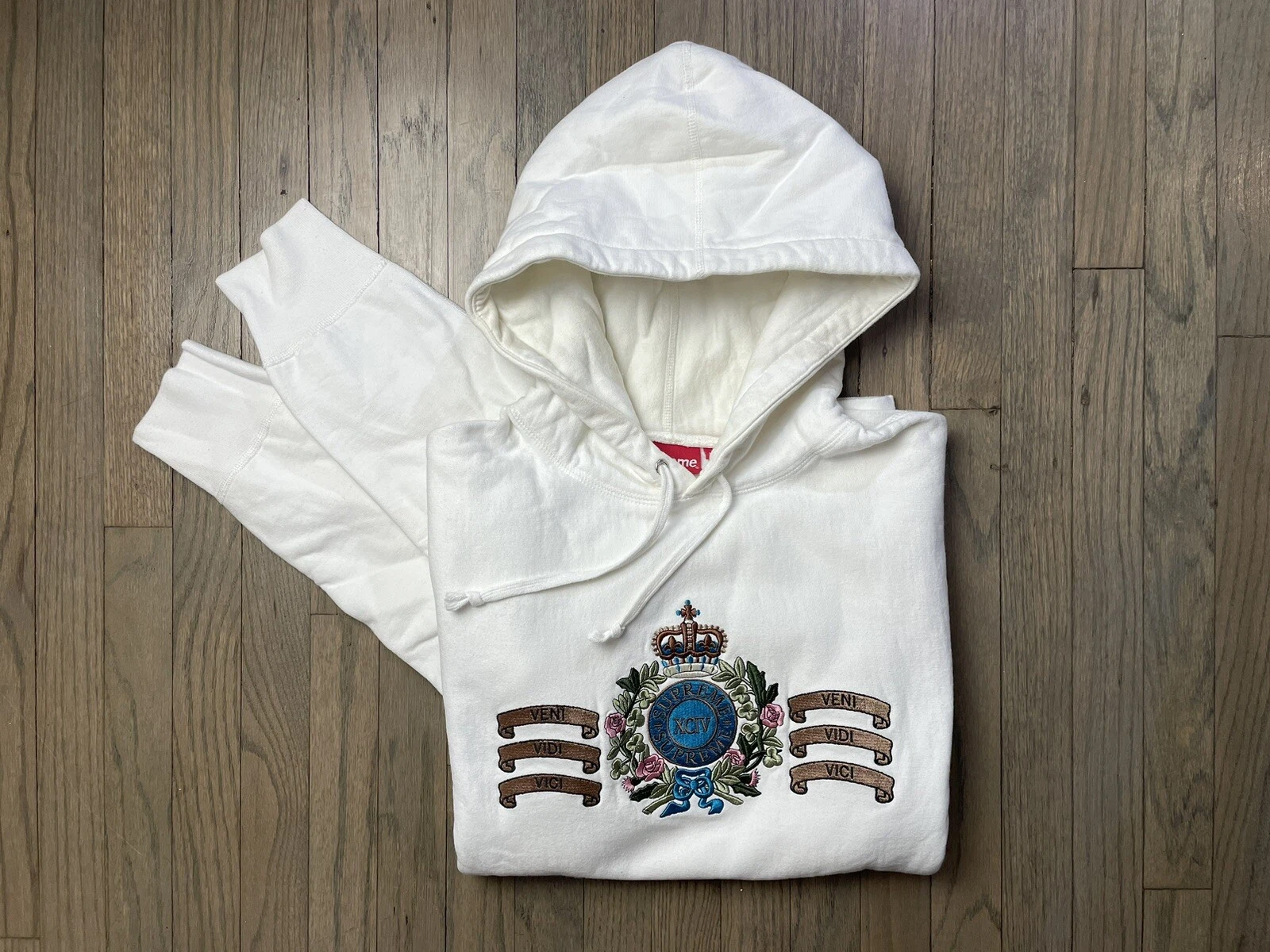 Sweat à capuche Supreme Veni Vidi Vici Crest taille moyenne FW2016 crème blanche éteinte