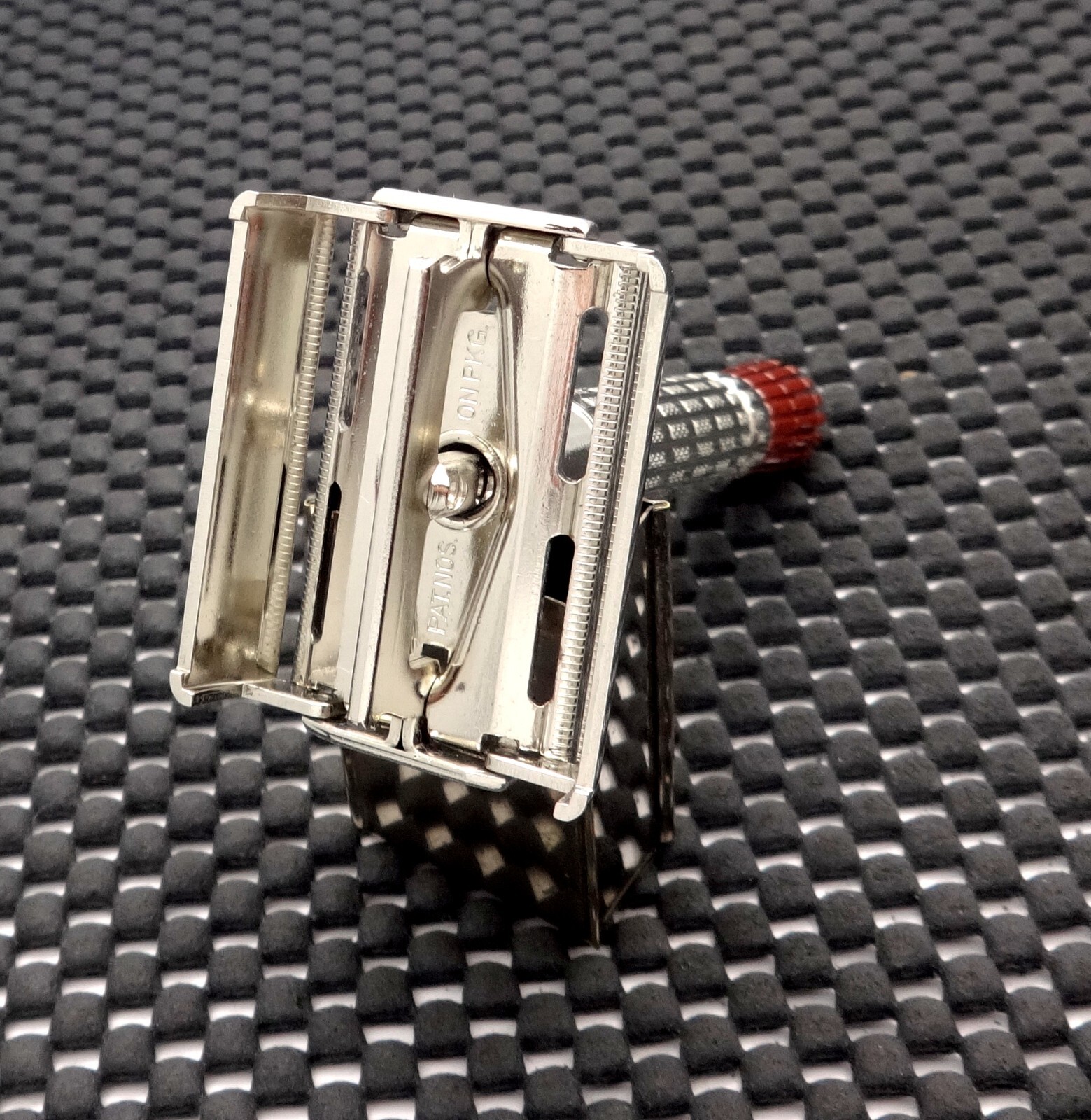 Vintage 1955 Gillette Red Tip Super Speed DE Safety Razor A2 Nice & Clean!