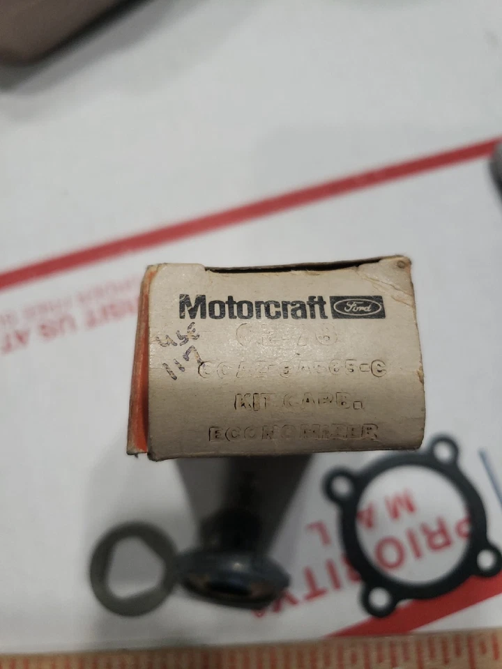 Válvula economizadora NOS FoMoCo 9A565-B Foto 2 de 3