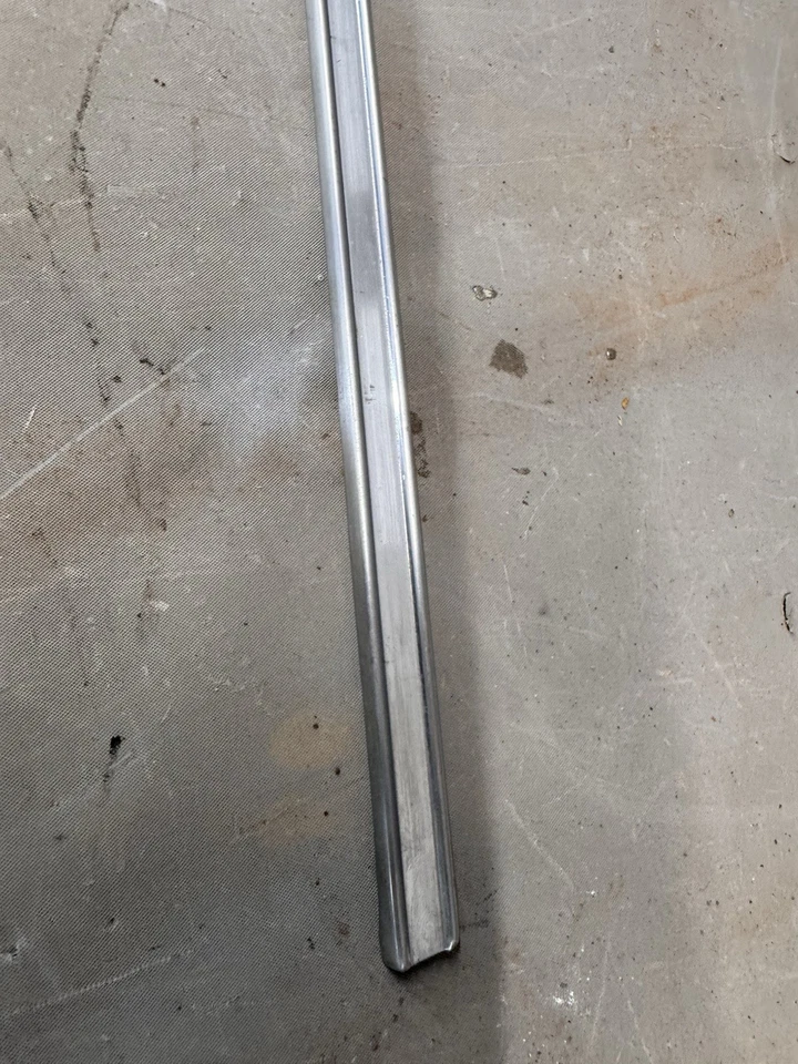 1970 Chevy Impala Caprice painel para-lama dianteiro corpo cinto lateral acabamento lança moldura - Imagem 3 de 4