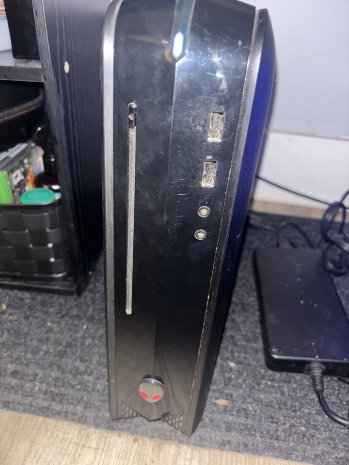 PC para juegos Alienware X51 R2 GTX 1650 SUPER i5-4440 8 GB RAM 1 TB SSD Win10 Foto 2 de 4