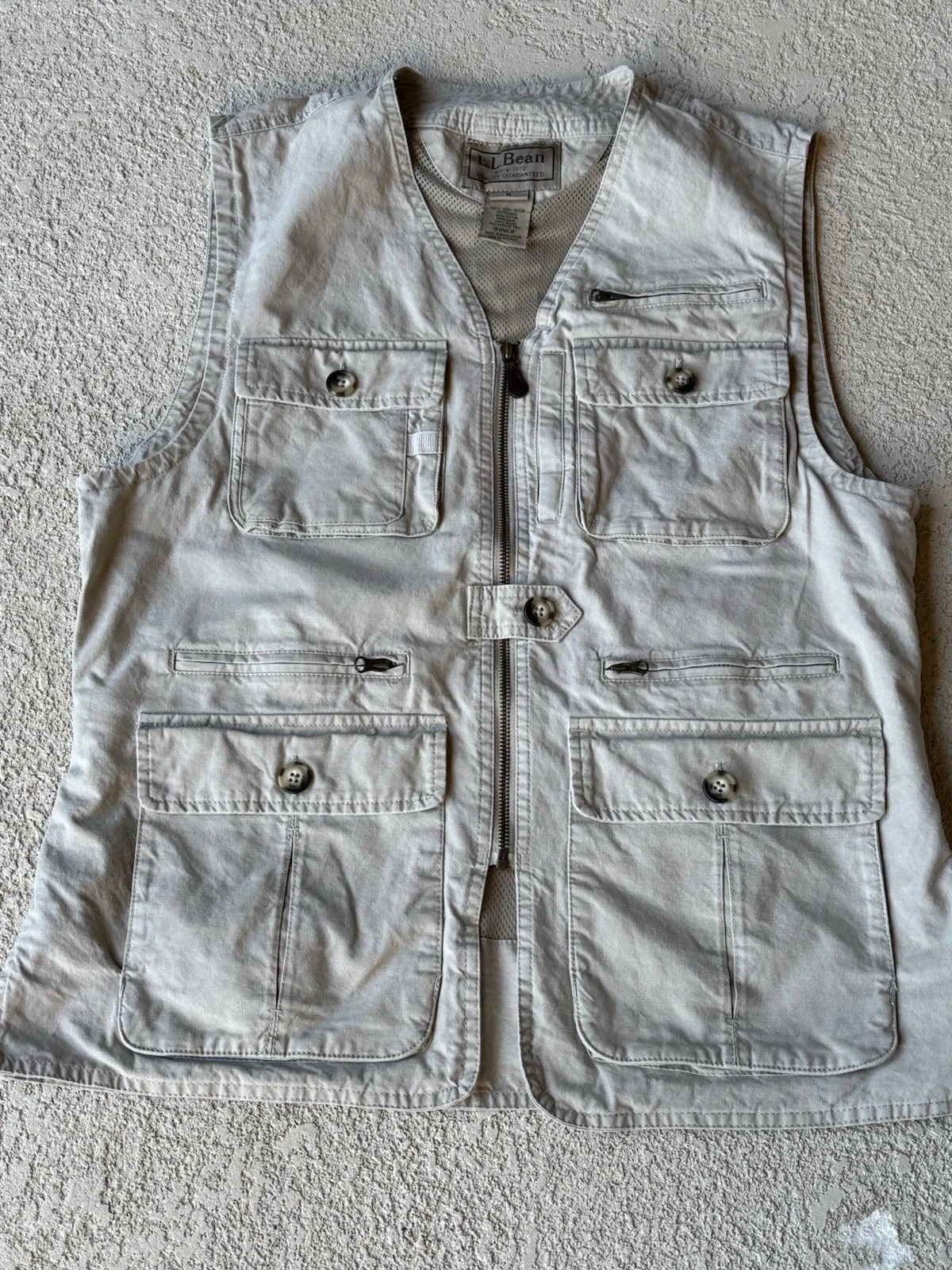 Vintage L.L. Bean Vest Men Sz M Beige Sleeveless Sporting Outdoors Cargo Cotton