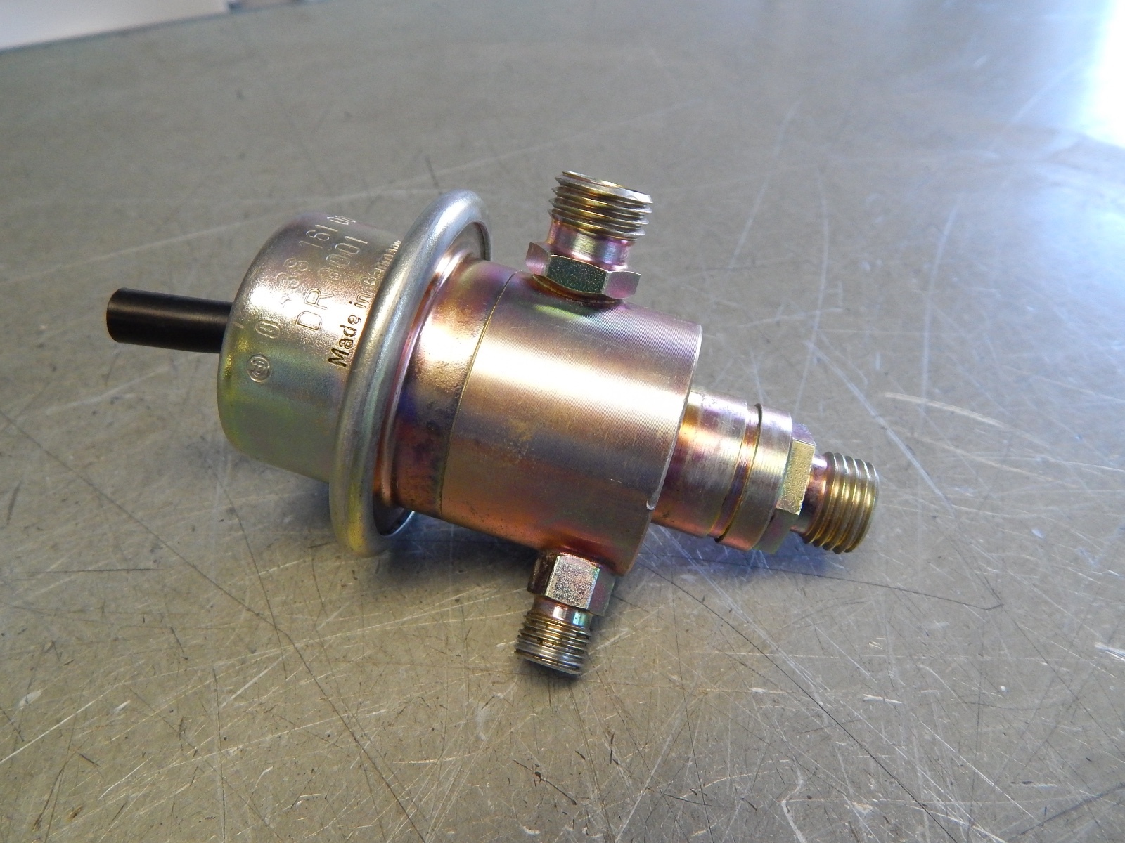 124 201 190E 300E 300SE 300TE 260E 300CE FUEL PRESSURE REGULATOR