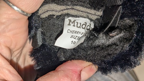 NWT Girls Mudd Brand Black Faux Suede & Fur Weather Boots Size 10 - Picture 8 of 8